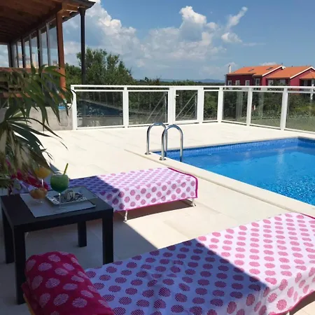 Livadic & Restaurant 3*