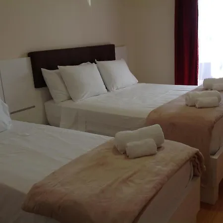 Livadic & Restaurant 3* Ližnjan