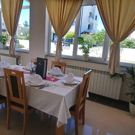 Livadic & Restaurant Hotel 3*