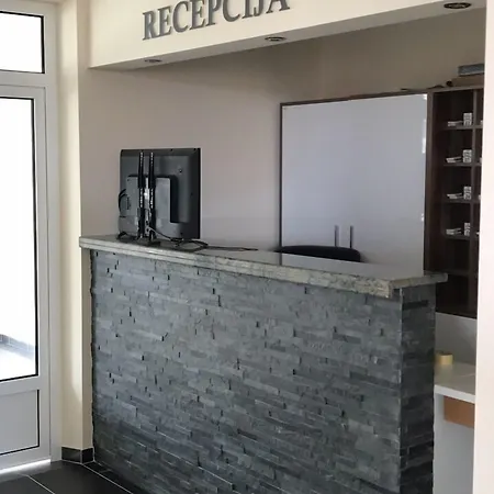 Livadic & Restaurant 3* Ližnjan