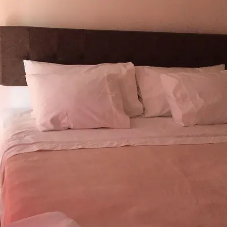 Livadic & Restaurant Отель