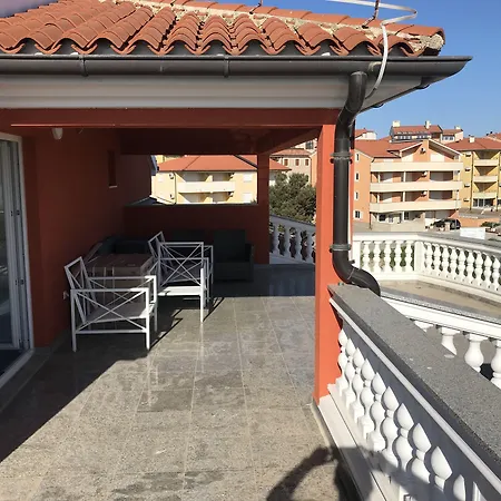 Livadic & Restaurant 3*