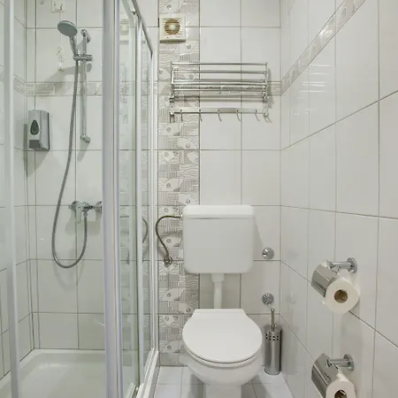 Livadic & Restaurant 3*