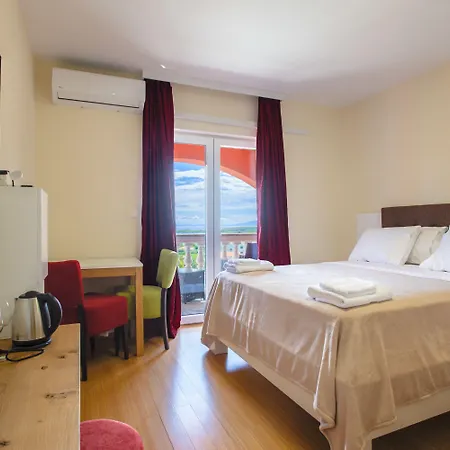 Livadic & Restaurant 3* Ližnjan