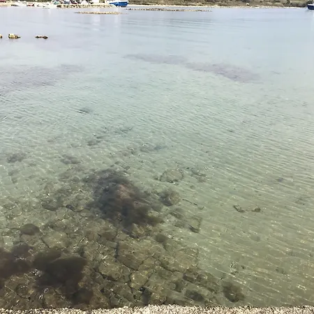 Livadic & Restaurant Отель Лижнян