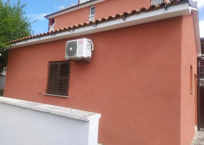 Livadic & Restaurant 3*