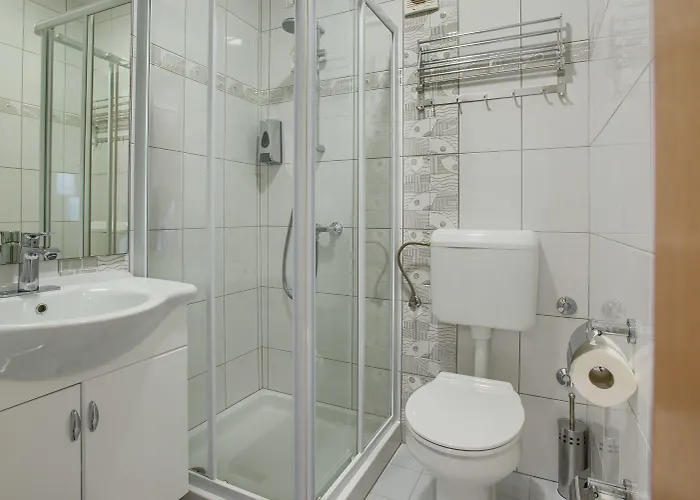 Livadic & Restaurant 호텔 Ližnjan