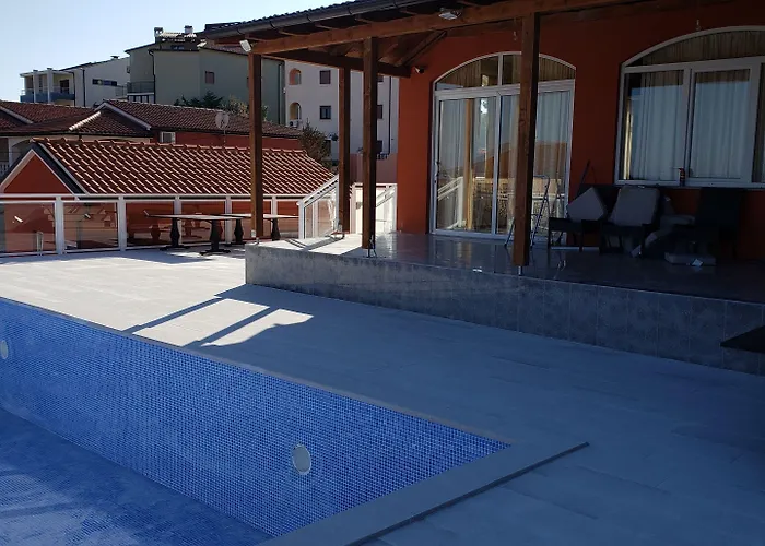 Livadic & Restaurant Szálloda 3*