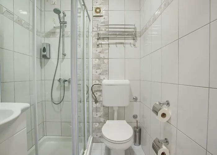 Livadic & Restaurant 3*