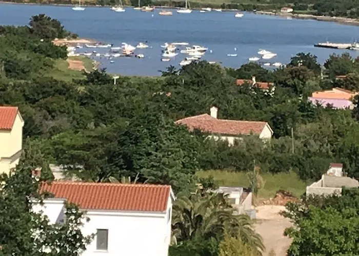 Livadic & Restaurant 3* Ližnjan